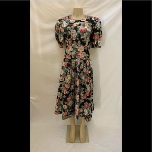 VTG B.G.B Size 10 Multicolored Floral Print Short Sleeve Midi Dress